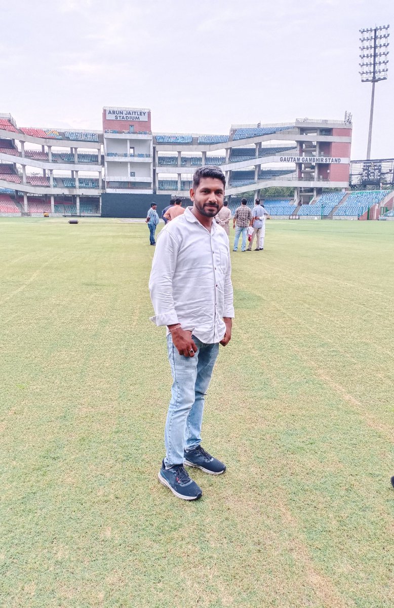 DHANANJAY MISHRA(मोदी का परिवार) tweet media