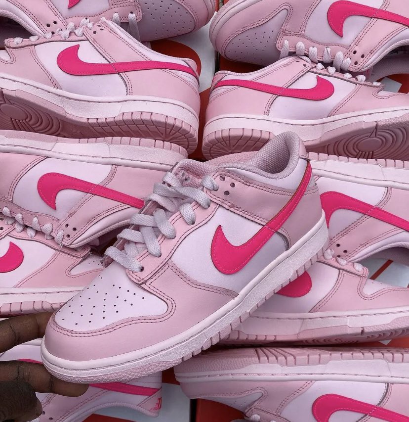 DayDreamKicks's tweet photo. Nike Dunk Low "Triple Pink"🌸 https://t.co/duRI1jBN60