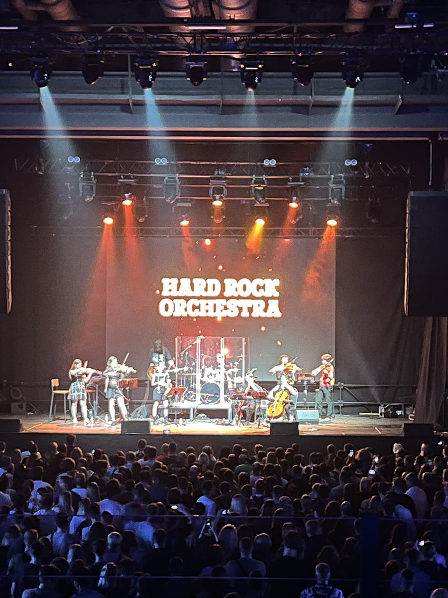 marianaonysko's tweet photo. Being on Hard Rock Orchestra concert, I was thinking about team communication.If the orchestra members donβt communicate well the sound would be bad. That means, if you want good results you need to focus on communications. #thankscap #insight #team #collaboration https://t.co/BnjR6qdcpF