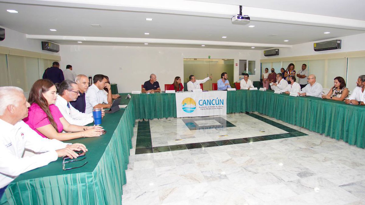 Carlos Joaquín tweet media