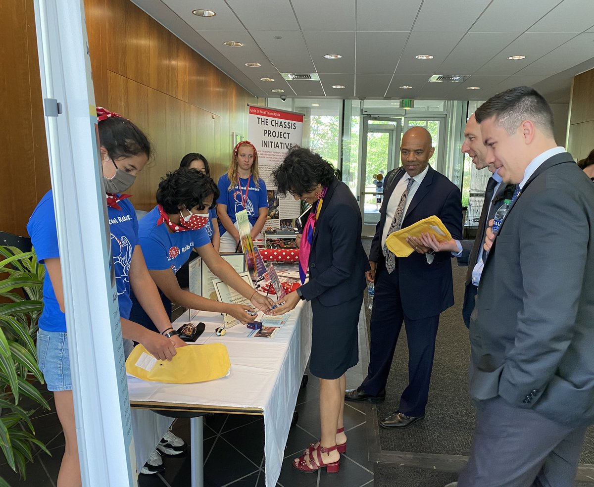 Today we met Dr. Bhavya Lal, NASA CTO at <a href="/SCSatCMU/">CMU School of Computer Science</a> and talked about our team, our chassis project, and the BuzzBand. It was so inspirational to talk to her. Thank you so much for meeting with us! <a href="/BuzzBand_US/">BuzzBand</a> <a href="/CarnegieMellon/">Carnegie Mellon University</a> <a href="/NASA/">NASA</a> <a href="/LemelsonMIT/">Lemelson-MIT Program</a>