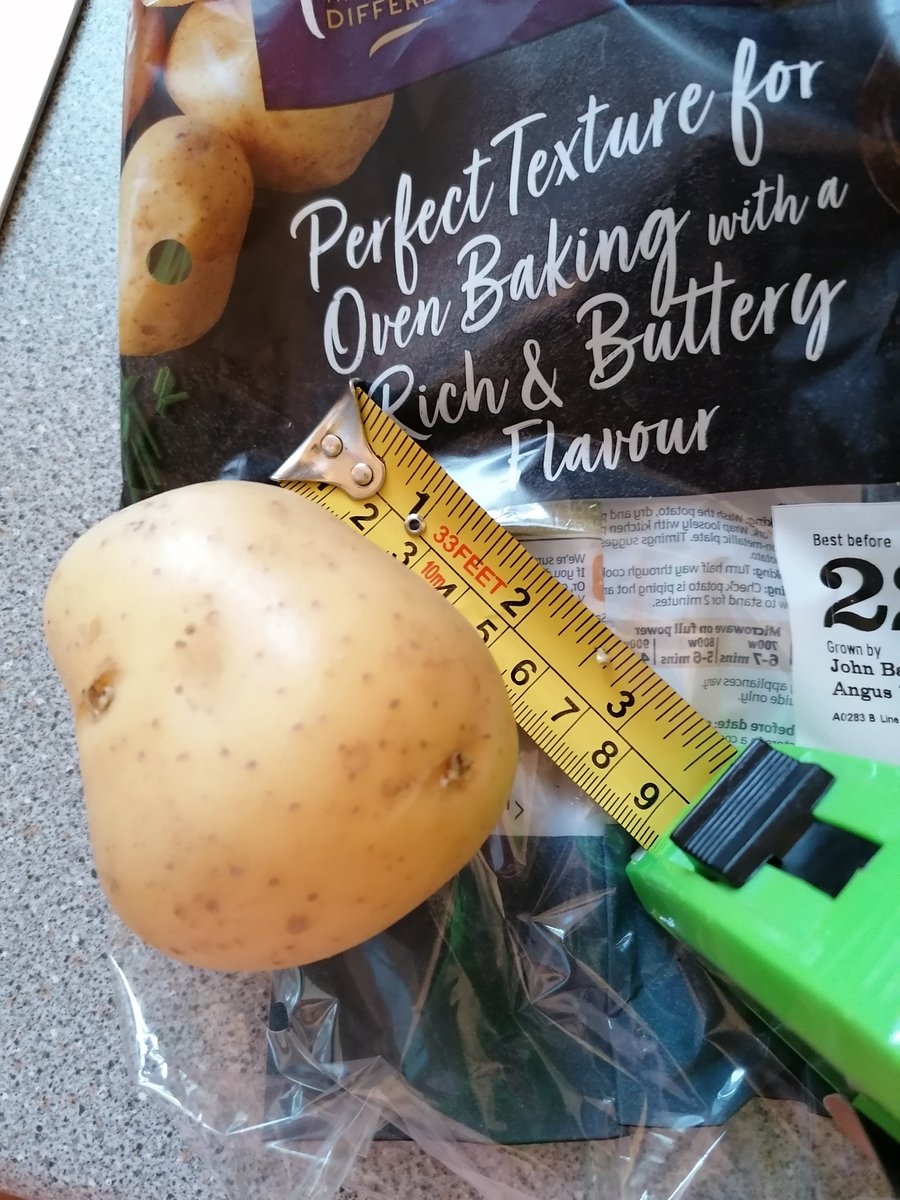 dartsgoldie's tweet photo. For those of you on a low carbohydrate diet, get yourselves down to @sainsburys where you can pick these "perfect for oven baking" aka jacket potatoes.. All the taste, all the price but bite sized portion. Save on the washing up, use a side plate 🙄🙄🙄 #smallportion https://t.co/x9eSN5A6eB