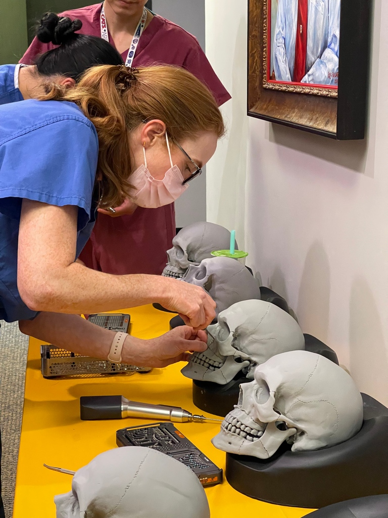🪚🦴 Sawbone Workshop!⁠⁠
⁠⁠
💀 Once a year our residents get to practice plating skull fractures in a hands-on, interactive saw bone workshop.
⁠⁠
⬇️ See some of the photos from this year's workshop below!⁠⁠