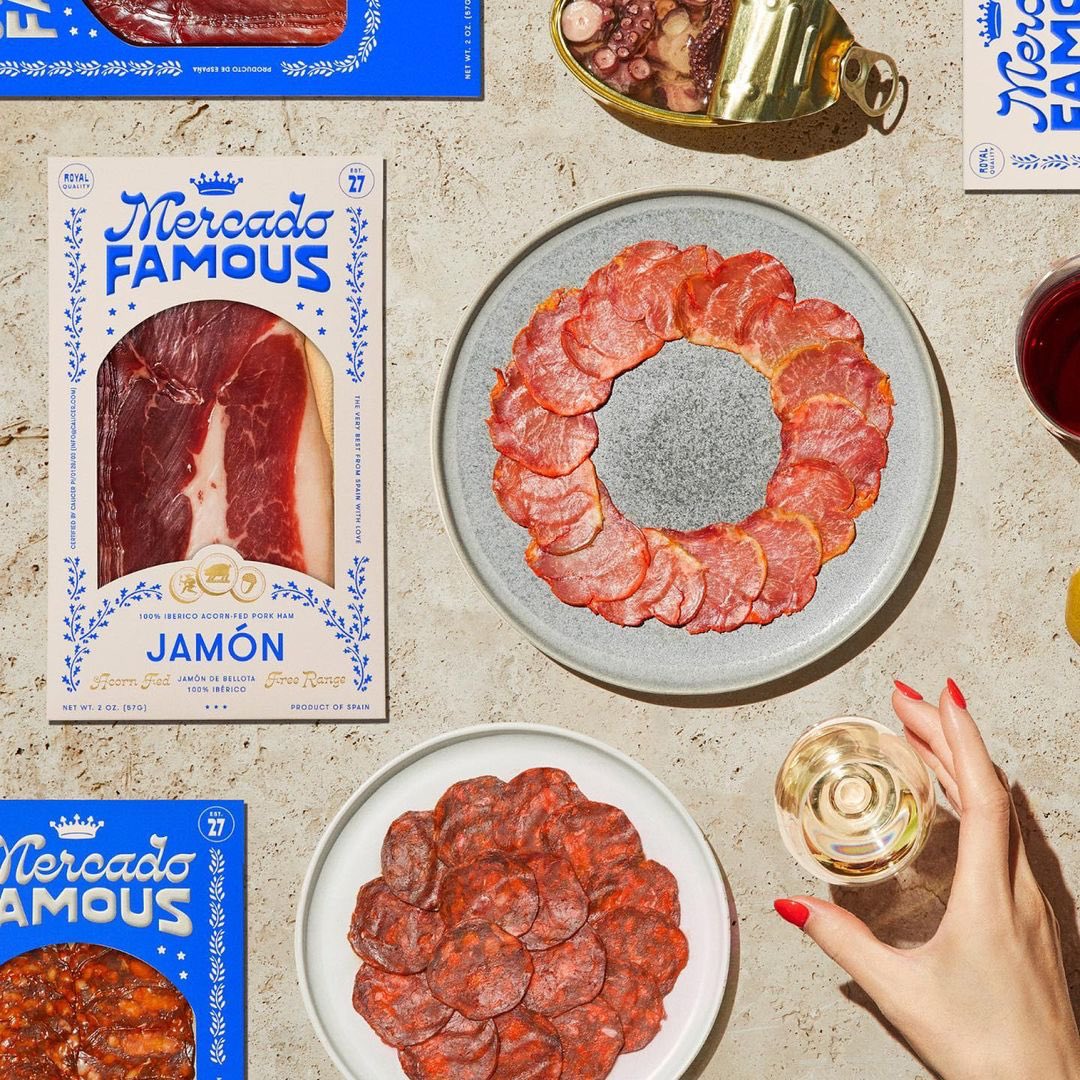 brandiosas's tweet photo. La agencia norteamericana Gander desarrolló la marca gráfica y sistema de identificación visual para Mercado Famous, la empresa charcutería española #sonBrandiosas https://t.co/zx2NW4PyFQ
