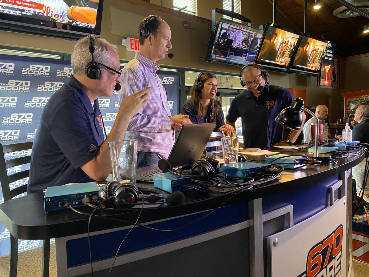 thescorechicago's tweet photo. Ron Gleason of @WBBMNewsradio, The Score’s first ever Program Director, joins @BernsyHolmes at the 30th Anniversary Celebration!
Tune in:
https://t.co/6JOLSzma18 https://t.co/LQP3WYpeZM