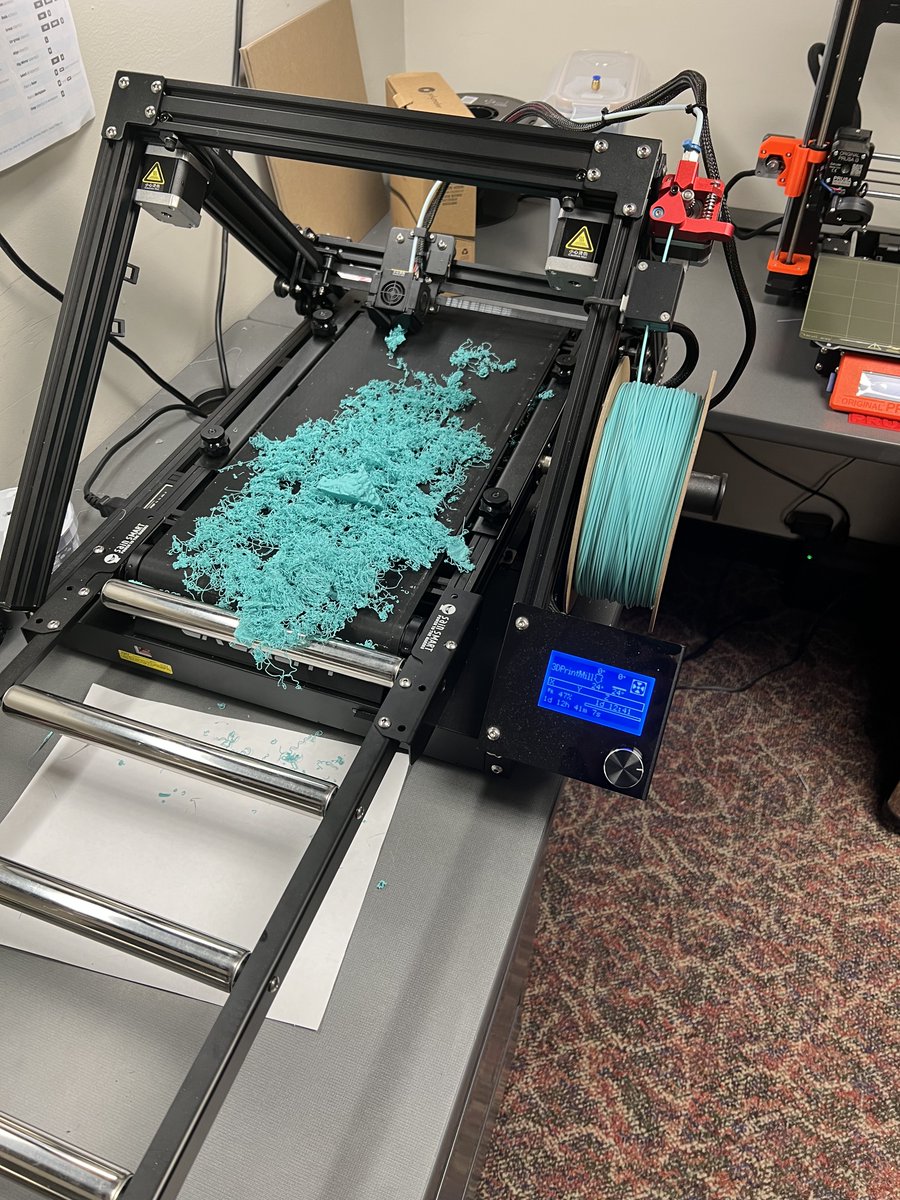 apsugiscenter's tweet image. Do you remember last month when we posted the failed dragon prints? Well we redid them and look how great the blue one came out! 

If you don't succeed at first, try again! 

#apsugis #apsugiscenter #failedprint #3dprinting