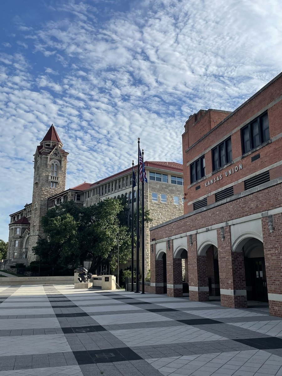 Kuorientation's tweet image. Appreciation post for our campus - just look at it! We can’t wait to have ALL OF YOU on campus in 30 days! 

#kuorientation #kansas #universityofkansss #classof2026 #rockchalk #jayhawks