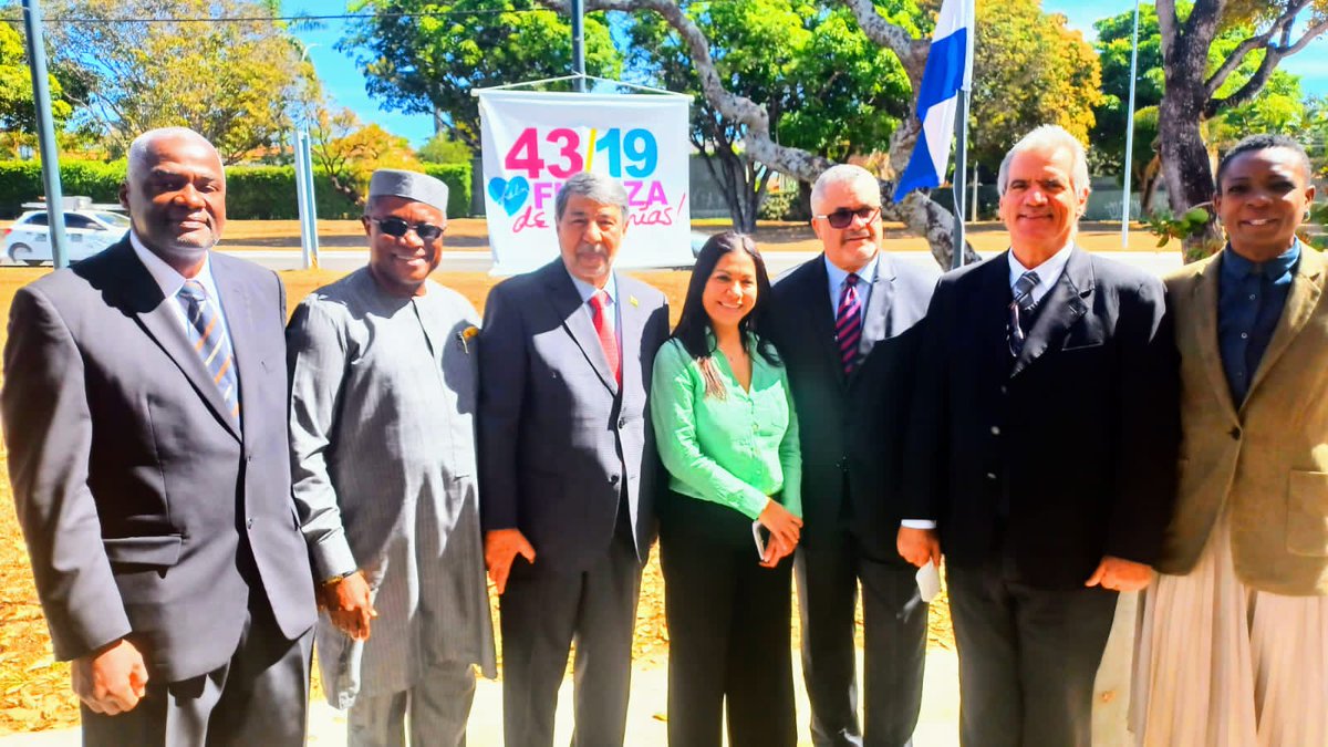 EmbaixadaNicBr's tweet photo. A Embaixada da Nicarágua no Brasil comemorou o 43° Aniversário da Revolução Popular Sandinista na Praça América Central, com a participação de membros do Corpo Diplomático, representantes de Movimentos Sócias e outros!
#4319FUERZADEVICTORIAS!
#4319SANDINOVIVE!
#4319SIEMPRELIBRES https://t.co/jRSeYQQukA