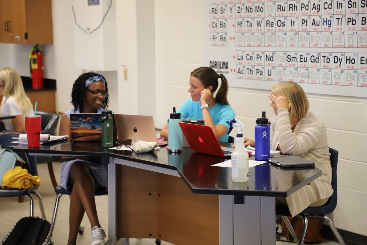 CloverEagles's tweet image. Energy all around!

It&apos;s been a great couple days working with our staff to #PersonalizeCSD. The countdown is on to August 15.

Our staff can&apos;t wait to put what they&apos;ve learned into practice with students.

#CSDinAction