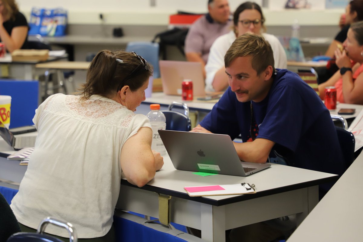 CloverEagles's tweet image. Energy all around!

It&apos;s been a great couple days working with our staff to #PersonalizeCSD. The countdown is on to August 15.

Our staff can&apos;t wait to put what they&apos;ve learned into practice with students.

#CSDinAction