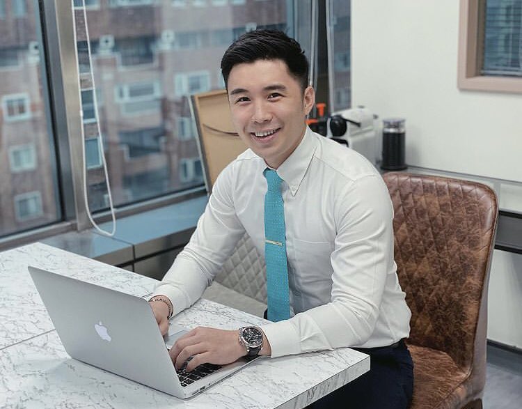 raphagyenim's tweet image. # Credit Suisse maintains Bank of New York Mellon rating as the latest target price of $50 to outperform the market #.
U. S. stocks on July 19 Credit Suisse maintained the Bank of New York Mellon rating to outperform the market, the latest target price of $50.