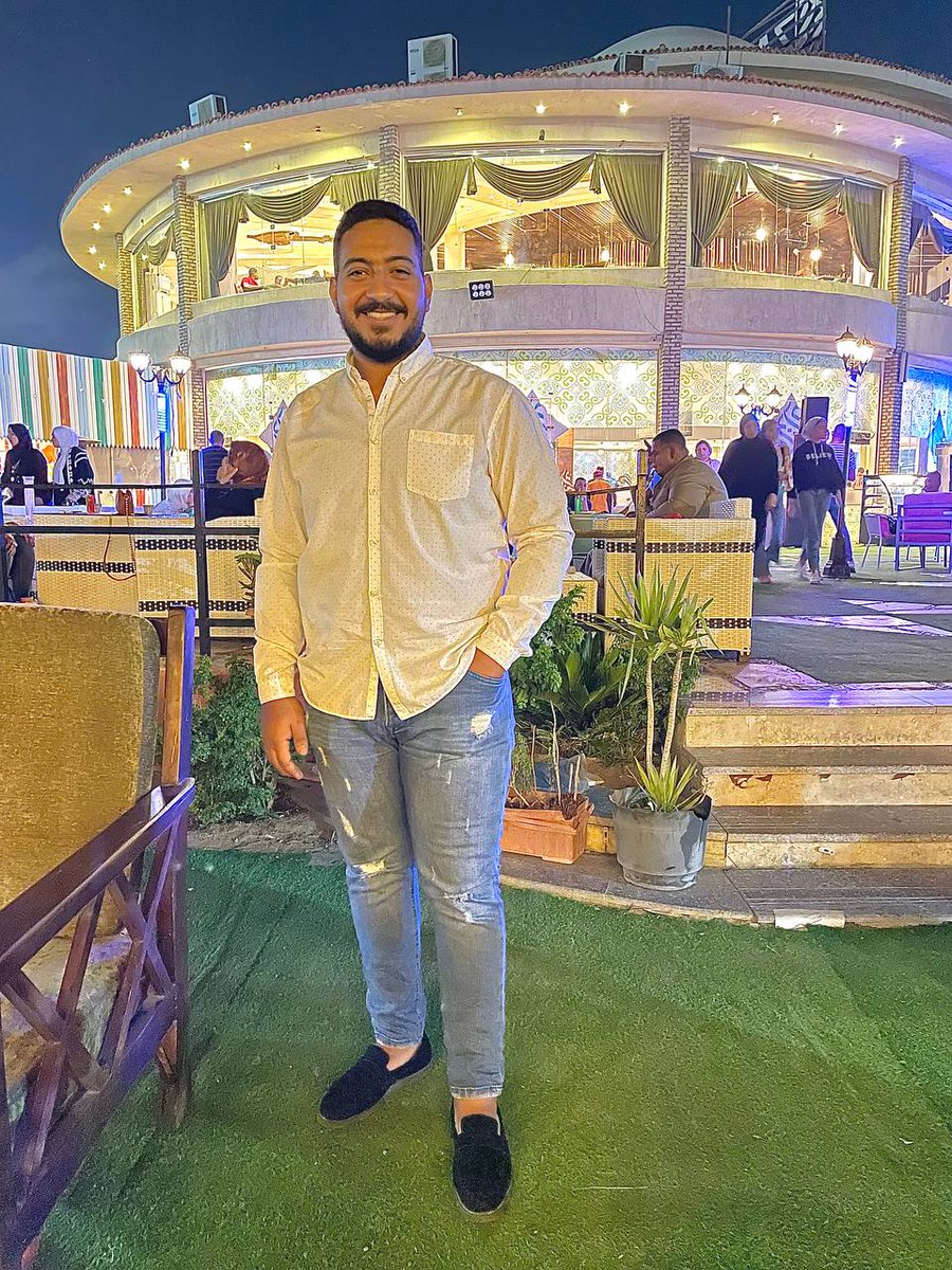 اللهم اجعل احس اعمالي خواتيمها
واجعل احسن أيامي يوم القاك فيه
واجعل اخر كلامي من الدنيا شهادة ان لا اله الا الله وإن محمد رسول الله