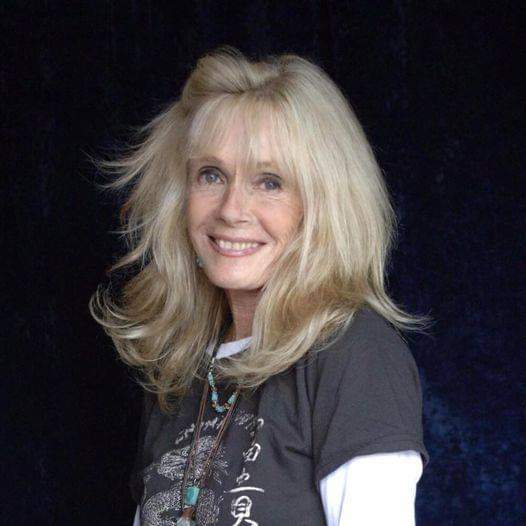 Happy Birthday Kim Carnes. World Wide Hit with the Song Bette Davies Eyes in 1981. 