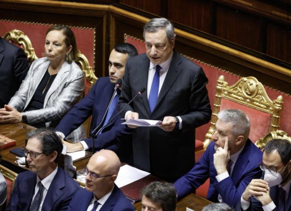 Sono orgoglioso di essere italiano 🇮🇹 e nel contempo disgustato dai torbidi giochini politici, che oggi hanno consegnato l’Italia al declino economico, sociale e culturale.
