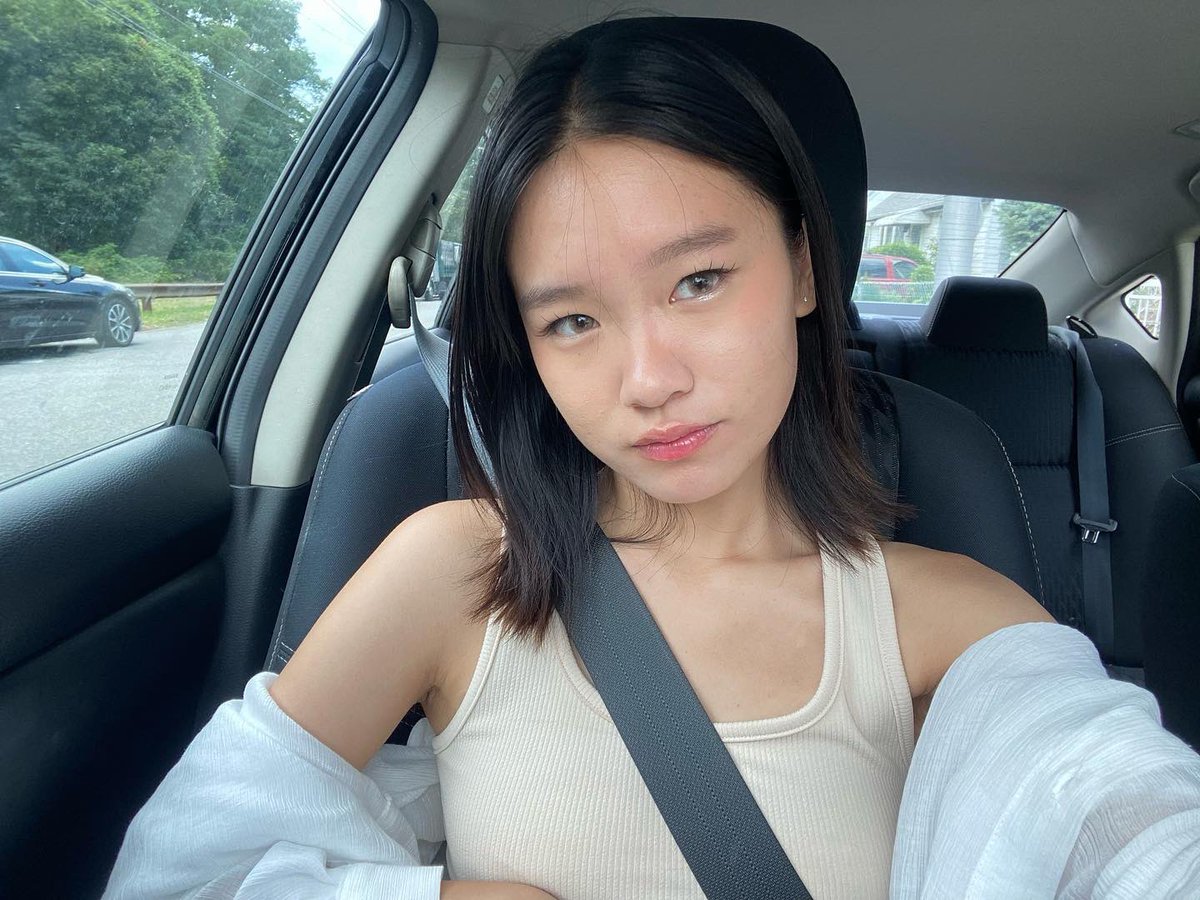 laurathesimp's tweet photo. drivers seat 💕 https://t.co/cNKgffkdXu
