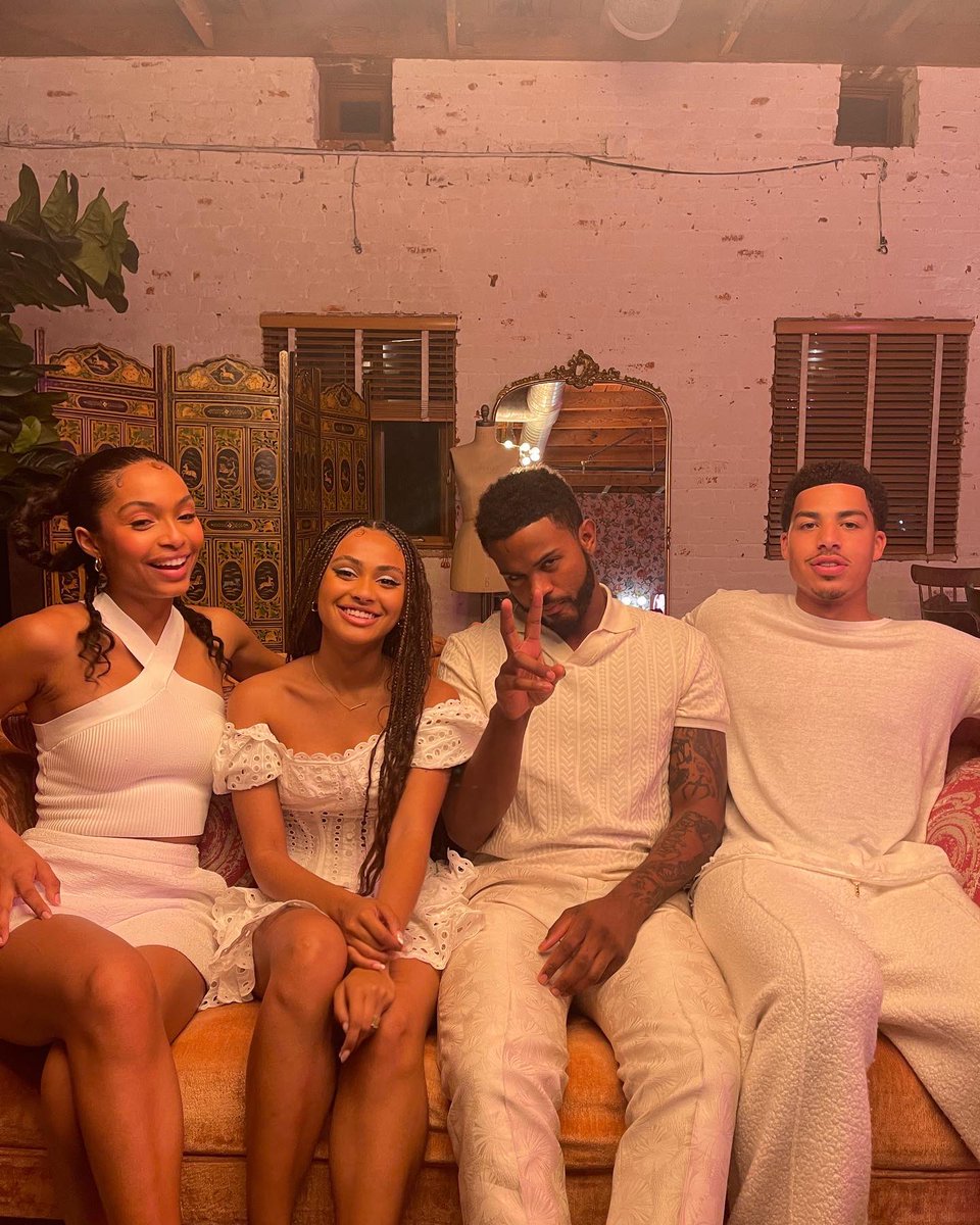 No one else i would rather make a tv show with. Love each and every one of these people. This season five premiere is gonna be a BANGER. Tune in tonight at 10 pm on <a href="/FreeformTV/">Freeform</a> ☺️