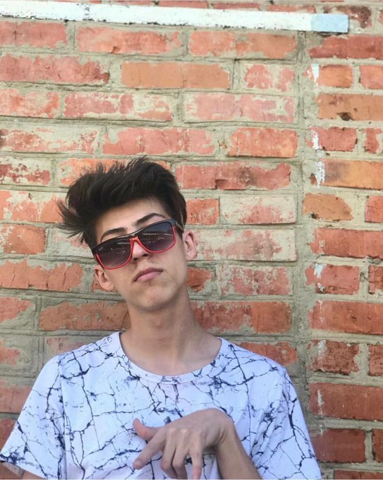 Am I cool? https://t.co/TQ1BQplq5d<a href="/tag/%D0%BD%D0%BE%D0%B2%D0%B0%D1%8F%D0%B0%D0%B2%D0%B0%D1%82%D0%B0%D1%80%D0%BA%D0%B0"class="tags"><span>#новаяаватарка</span></a>