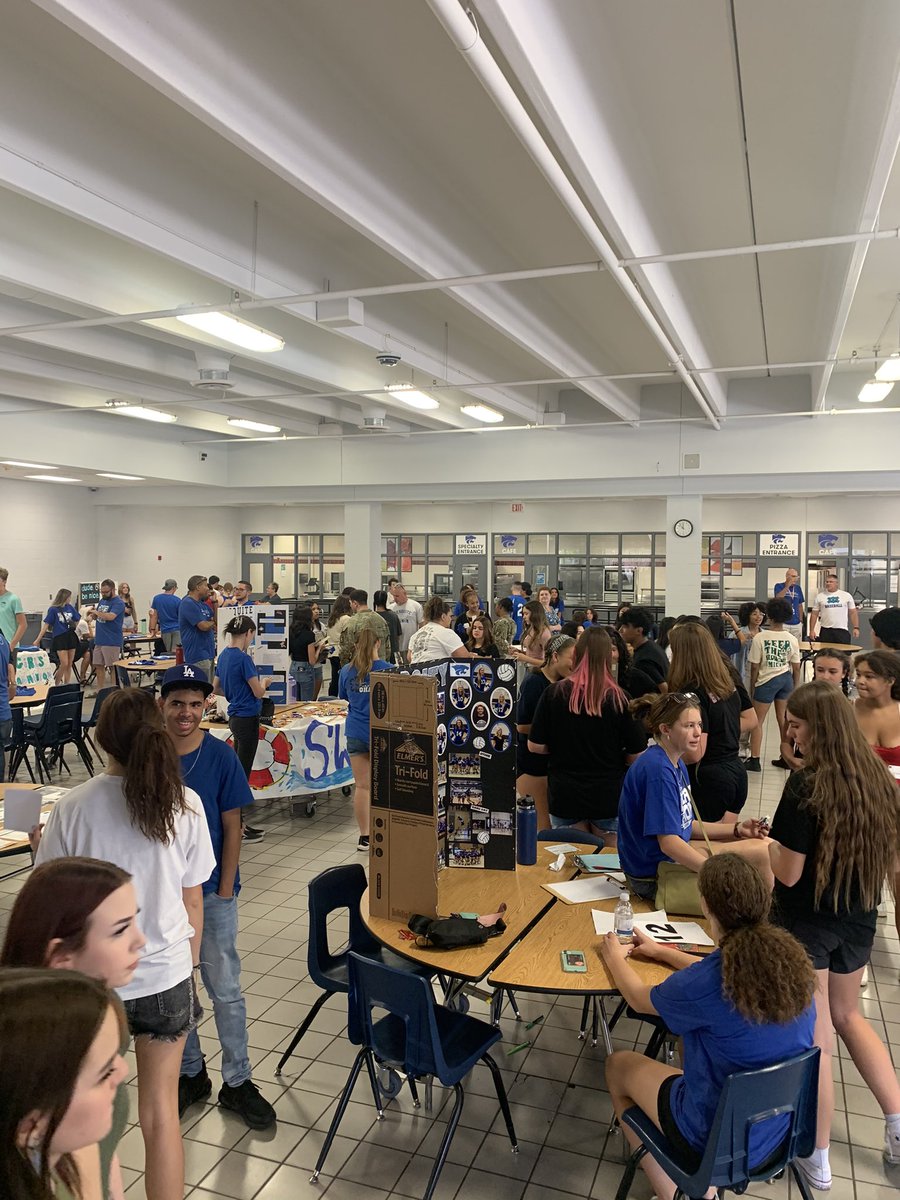Had a fantastic time this morning welcoming the class of 2026 Wildcats!!  See you all Tuesday morning - wide awake and on time!! #weAREmesquite <a href="/GPS_District/">The Official Gilbert Public Schools District</a> <a href="/MccordGps/">GPS-MCCORD</a> <a href="/Marcietaylor14/">Marcie Taylor</a>