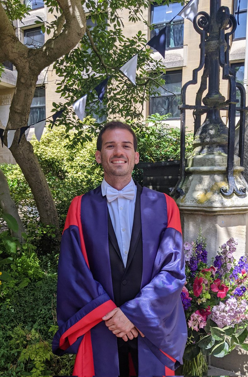 FrancescoIbba5's tweet photo. Happy belated graduation to me ! Grateful for my time in Oxford @BalliolOxford @UniofOxford @OxfordChemistry #DPhil https://t.co/AE4zcrghr6