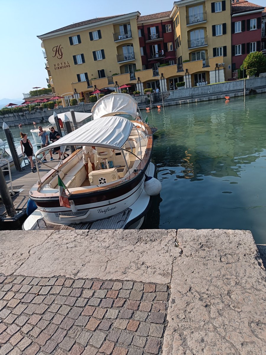 CryptoSpartan17's tweet photo. Soaking up the sun and enjoying life in Italy while the markets are going back and forth 🧘🏾‍♂️ https://t.co/u0LjZC3EMA