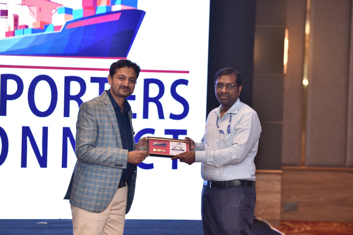 JalajMohan's tweet photo. delighted to announce that I have been selected to serve as “General Secretary" of the new Council of Exporters : "Exporters Connect"
Inducted by National Small Industries Corporation Ltd, Branch Manager Mr. Kamtharao D.J.

#exportersconnect
#exportbusiness 
#exporter #importers https://t.co/xgKZdp53O6
