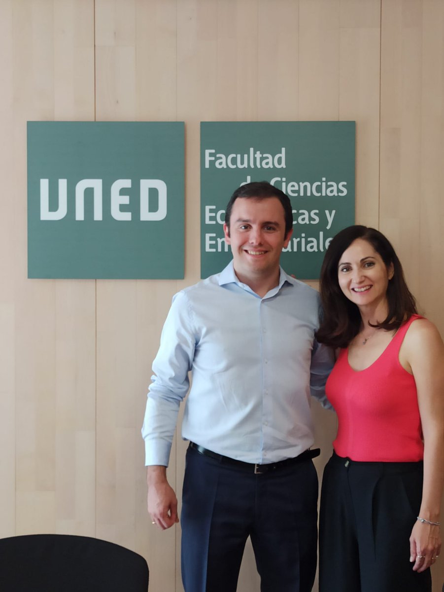 Después de tantos años...
¡Doctor cum laude!
<a href="/DoctoradoDEcIDE/">Doctorado DEcIDE</a> 
<a href="/UNED/">UNED</a> <a href="/UnedEconomicas/">Económicas UNED</a>