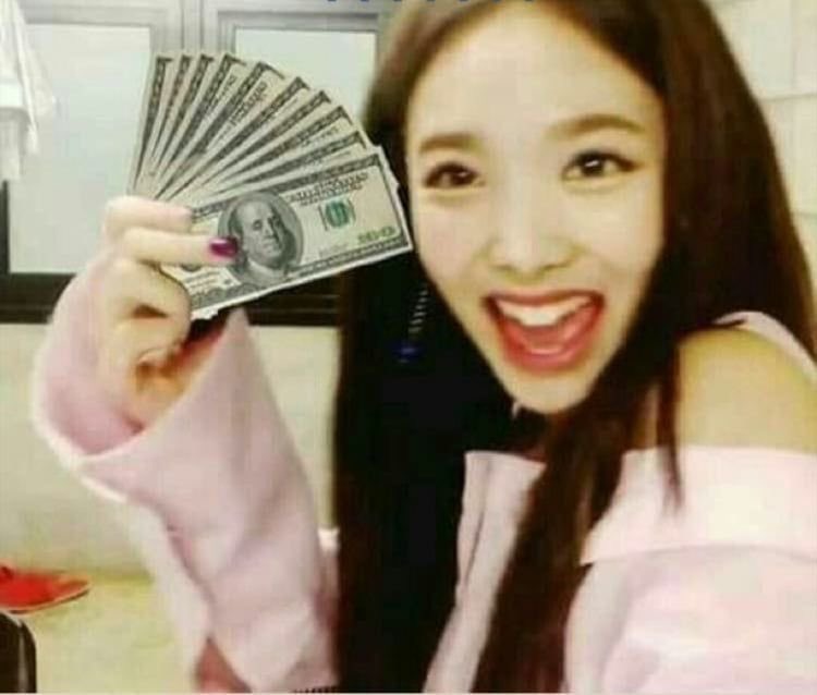yupsofia1's tweet photo. EIGHTEEEEEEEN. https://t.co/5wyldtYK8F