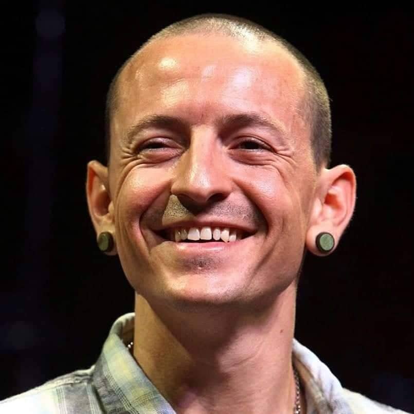 mikeshinoda_de's tweet photo. 5 years - Never forgotten @ChesterBe 20.03.1976 - 20.07.2017 ❤💔😭😔🙏🏻🥀

#linkinpark #chesterbennington #mikeshinoda #makechesterproud #onemorelight #ripchester #numetal #ripchesterbennington #hybridtheory #braddelson #joehahn #chesterbe #robbourdon #fuckdepression #davefarrell https://t.co/4veQRZk57m