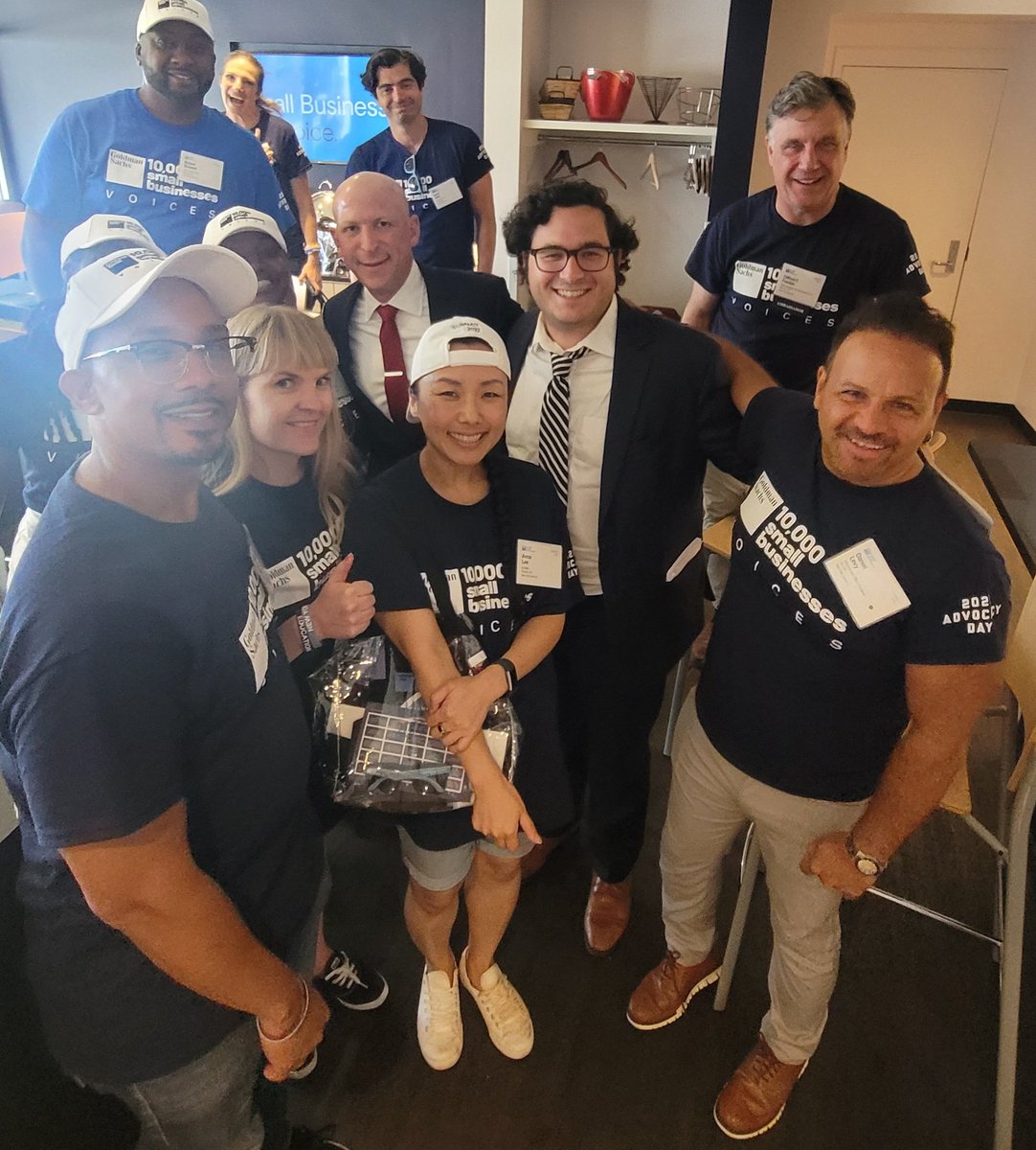 Thanks <a href="/NydiaVelazquez/">Rep. Nydia Velazquez</a> staff #MatthewGomez &amp; #RichardErkel for supporting #SmallBusiness. Great talk about Government Contracting reforms to increase #diversity #inclusion &amp; #minority goals #MakeSmallBig #10ksb  #HillDay