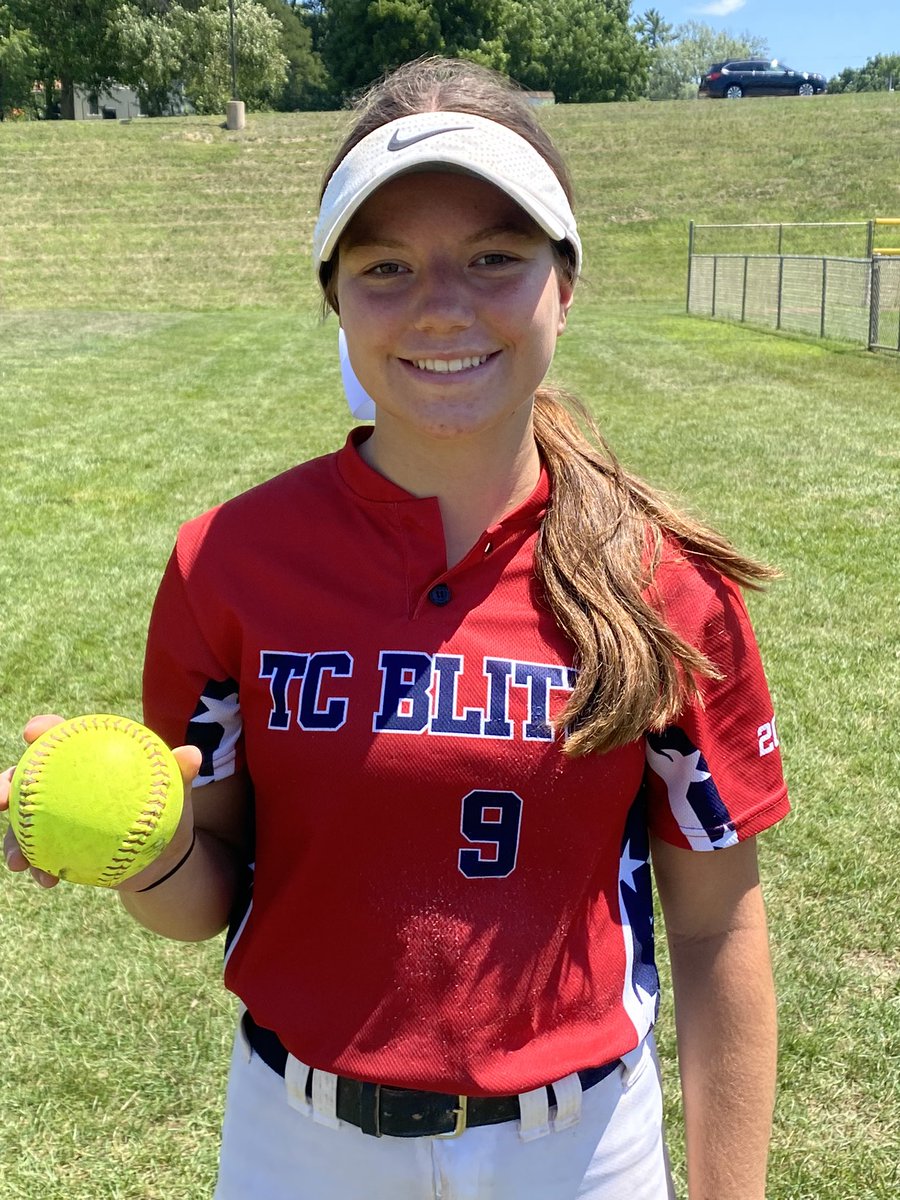 16u <a href="/BrynnLickfelt/">Brynn Lickfelt</a> with a bomb in the last pool play game in Peoria!!  #rollblitz