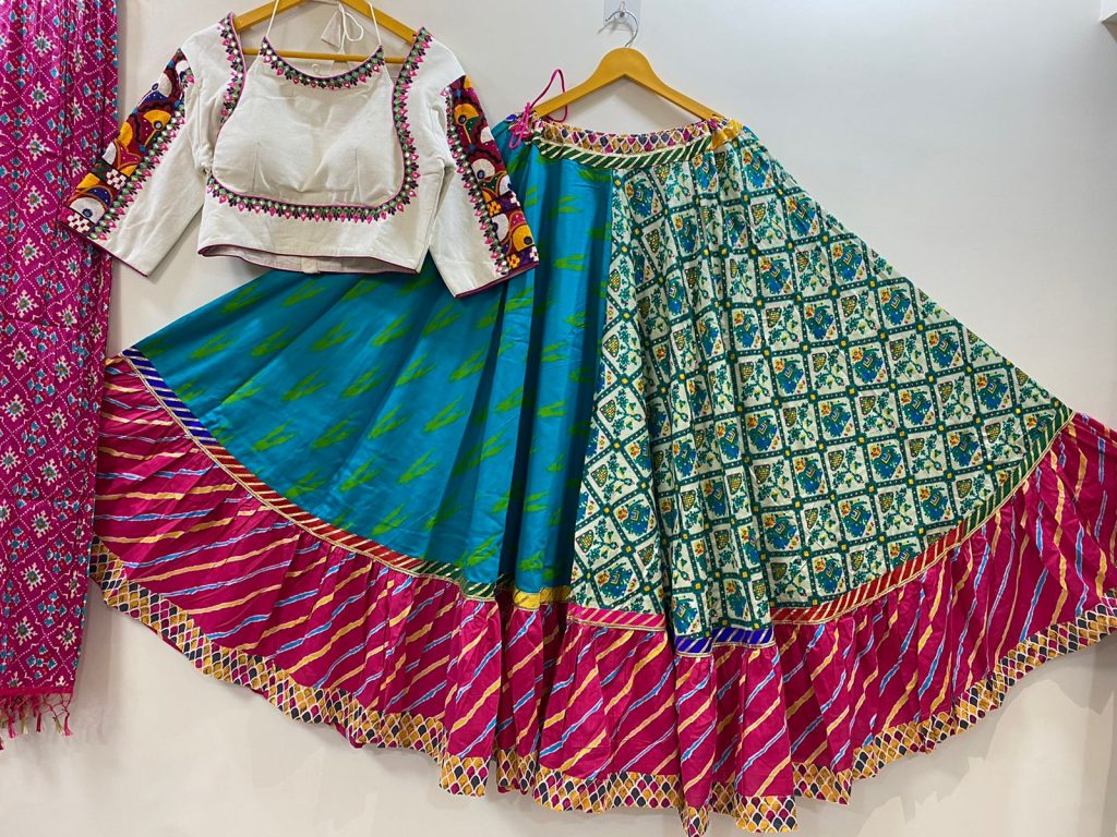 Hetcreations's tweet photo. New post (#DESIGNERCHANIYACHOLI #COTTON #BLUE #CHANIYACHOLI #TRADITIONAL #MEERASLEHENGA #LEHENGA #LEHENGHA ,FOR SINGLE OR FULL CATALOG ORDER , WHATS UP OR CALL US ON 7048255747) has been published on Het Creation - https://t.co/q9Z0rN5qrb https://t.co/SmOa8TE80x