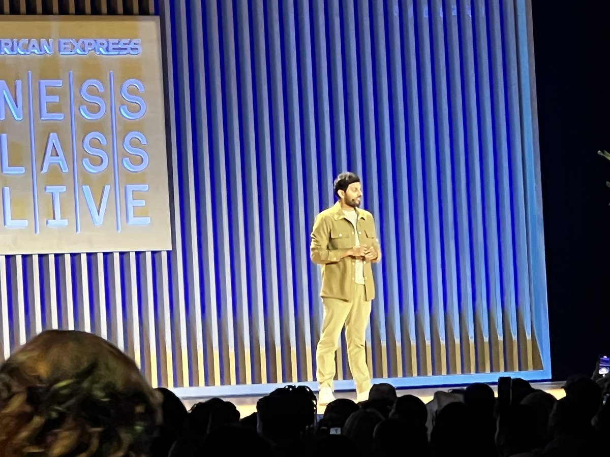 UneekaJay's tweet photo. @jayshetty says, “Sometimes we think the challenge is what’s in front of us, but it may be what we are holding on to.”
You can’t be anxious and thankful at the same time.” 👈🏽 that!!!
#
@AmexBusiness #BusinessClassLive https://t.co/bDp0B3RGTS