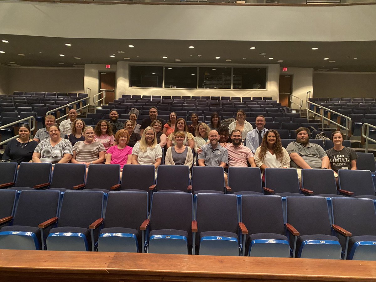RodRuth1's tweet image. #BlueEagleNation putting in work as we are #CHSDriven to make an impact this fall!! @CHS_BlueEagles #PersonalizeCSD @PersonalizeSC @gcouros