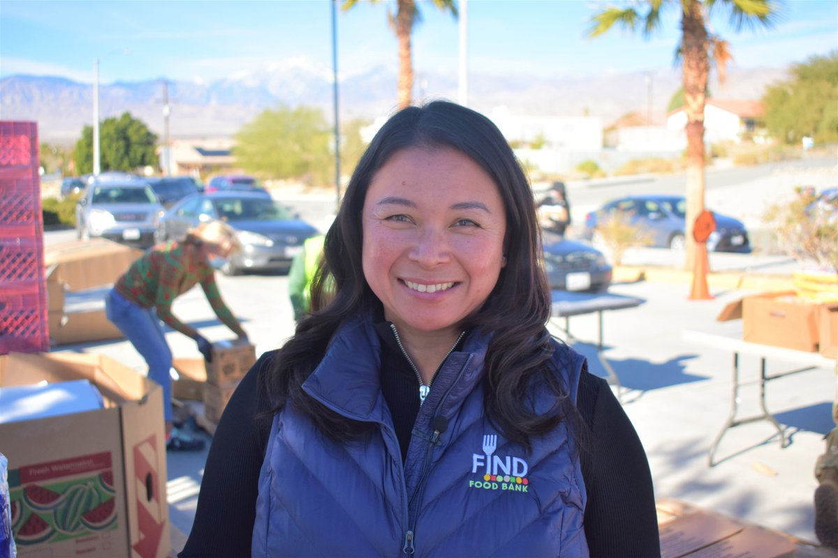UkenReport's tweet photo. Debbie Espinosa, President and CEO of @FINDFoodBank, The Desert’s Regional Food Bank, was elected Board Chair to the National Advisory Council (NAC) for Feeding America, the largest hunger relief organization in the United States. @FeedingAmerica #hunger https://t.co/ZM6lPFl4qY