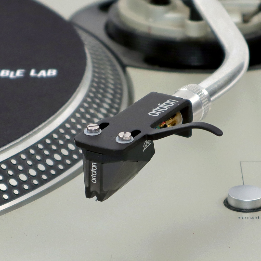 TurntableLab's tweet photo. Ortofon / 2M Silver Cartridge
↘ a step up from the industry-standard #2MRed w/ silver coils + improved suspension, TTL Exclusive pre-mounted configuration on silver or blk SH-4 headshell!
⫸ https://t.co/bEUeflRyl0
@Ortofon @OrtofonUSA #ortofon #ortofon2m #2msilver #ttlhifi https://t.co/kjUW03umXM
