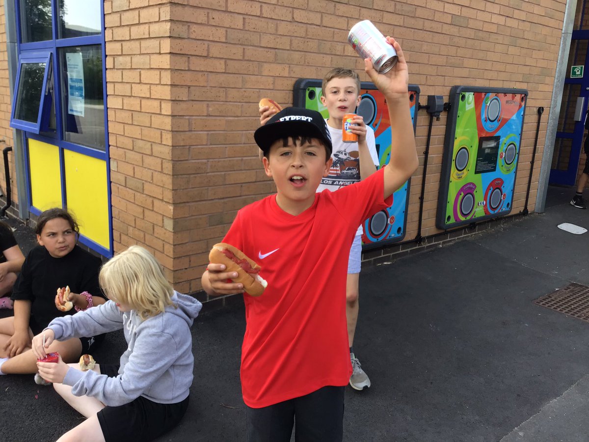 Class7CliftonPS's tweet photo. More BBQ fun! https://t.co/VYAuRi53hm