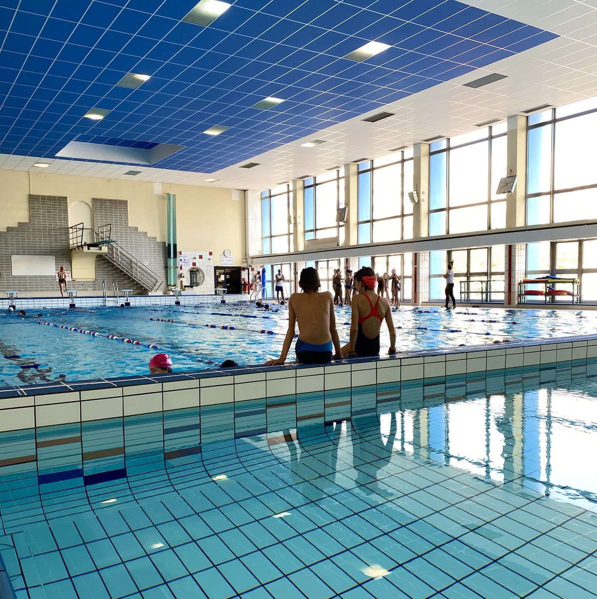 🟠 Demain, nous passons en vigilance #canicule orange dès 12h. 

En plus des actions déployées par la ville de <a href="/marseille/">Ville de Marseille</a>, j’ai décidé que les piscines municipales seraient gratuites dès demain à 14h, et jusqu’à la fin de l’épisode caniculaire.