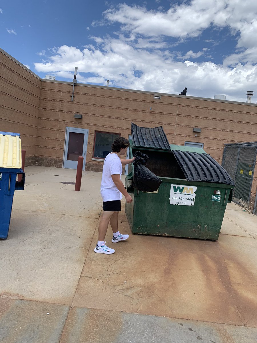 TRHS RUSTY tweet media