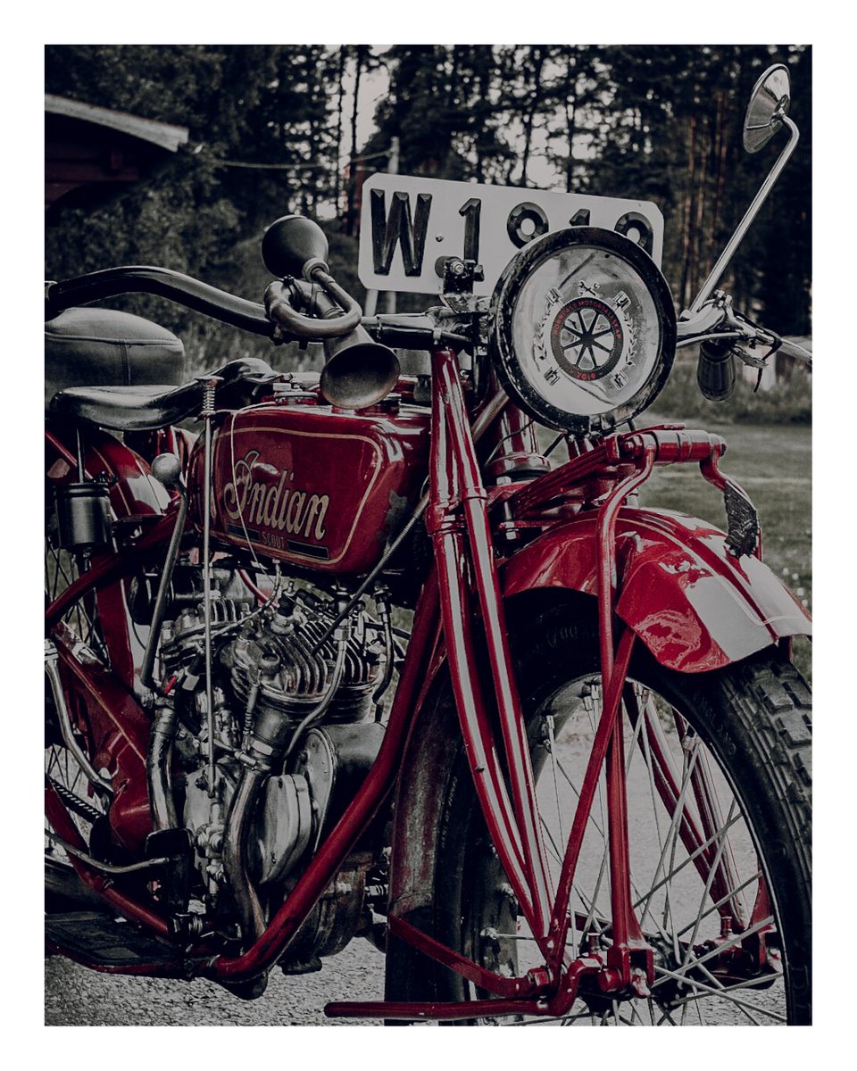 steriksson's tweet photo. I stumbled upon this one, a 1925 Indian Scout #3 https://t.co/OlAFk6kT3Z