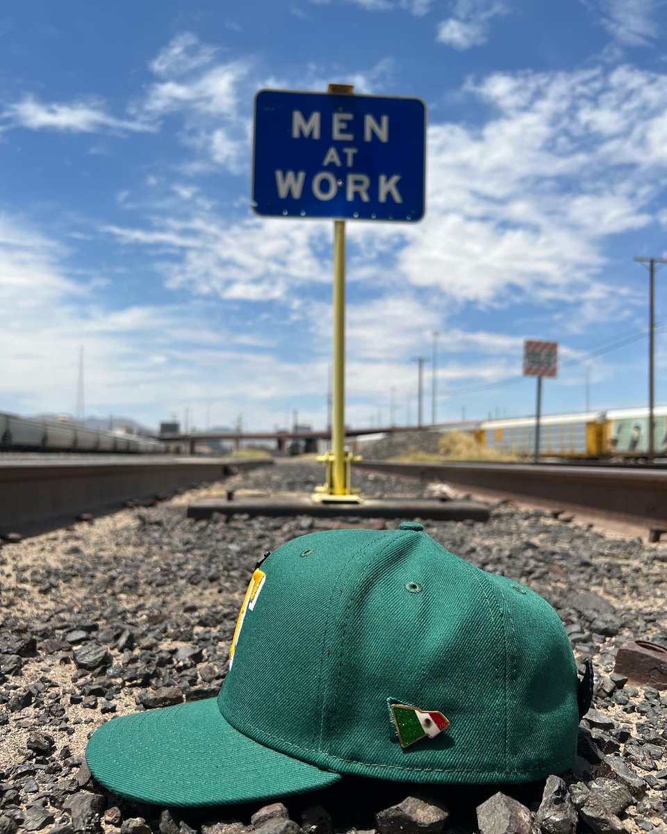 Catoishere's tweet photo. “It’s not what happens to you, but how you react to it that matters.” ~ Epictetus

Every Wednesday is for our brother 
#Grays4Brett

@PINdejos1 
#PINdejos
#PINdejas

🧢 @hatclub 
📌 #bighead.fitted #brimmyshoetron @MrPinWhoreLoso #thekingscrowns @mjbhpr #chonchispins https://t.co/DWbhYzNwB0