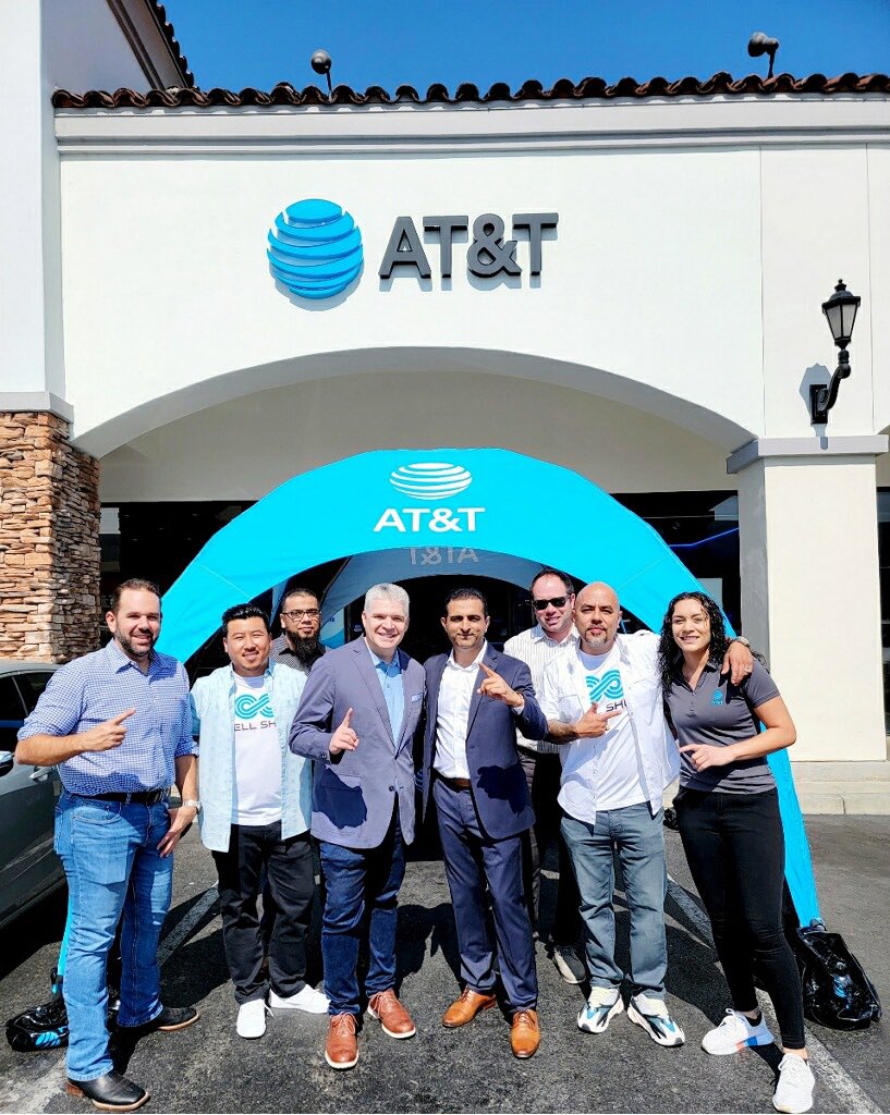 Ryancanup1's tweet photo. Cell shop is officially in SoCal!!!! Love the store. Can’t wait to see them dominate this market!!! https://t.co/XpBKWmghS7