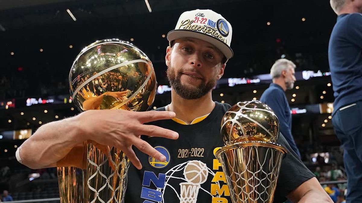 OnBallSteph's tweet photo. Steph Curry has won a championship while I’ve been in middle school, high school, and now college.

4 titles in 8 years. Legendary stuff. https://t.co/vnWiqoZmsP