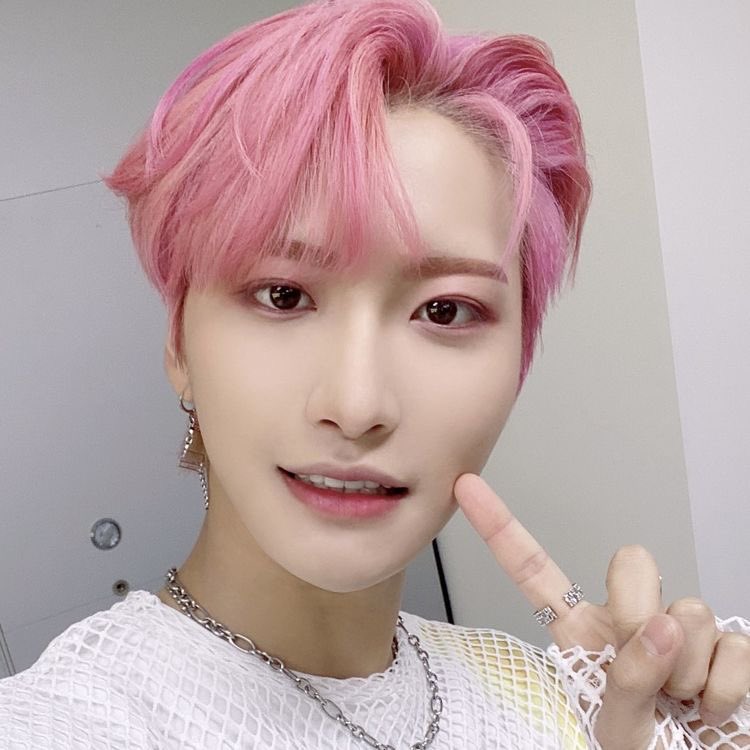dailypinkhwa's tweet photo. ♡ https://t.co/AO9zd5Hi1q