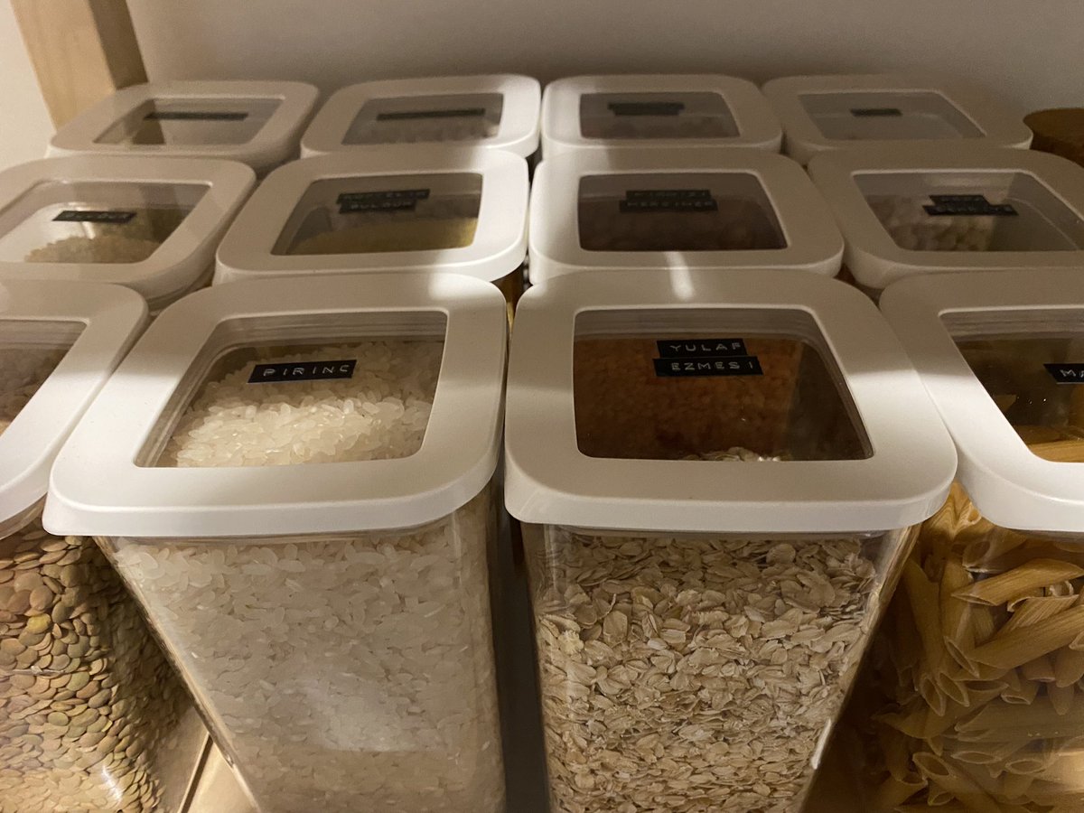 Hanım bi alet almış, evde ki her şeyin üzerine ismini yazıyor. İnşallah anlıma gerizekalı etiketi basmaz.  ÜZÜLÜRÜM.