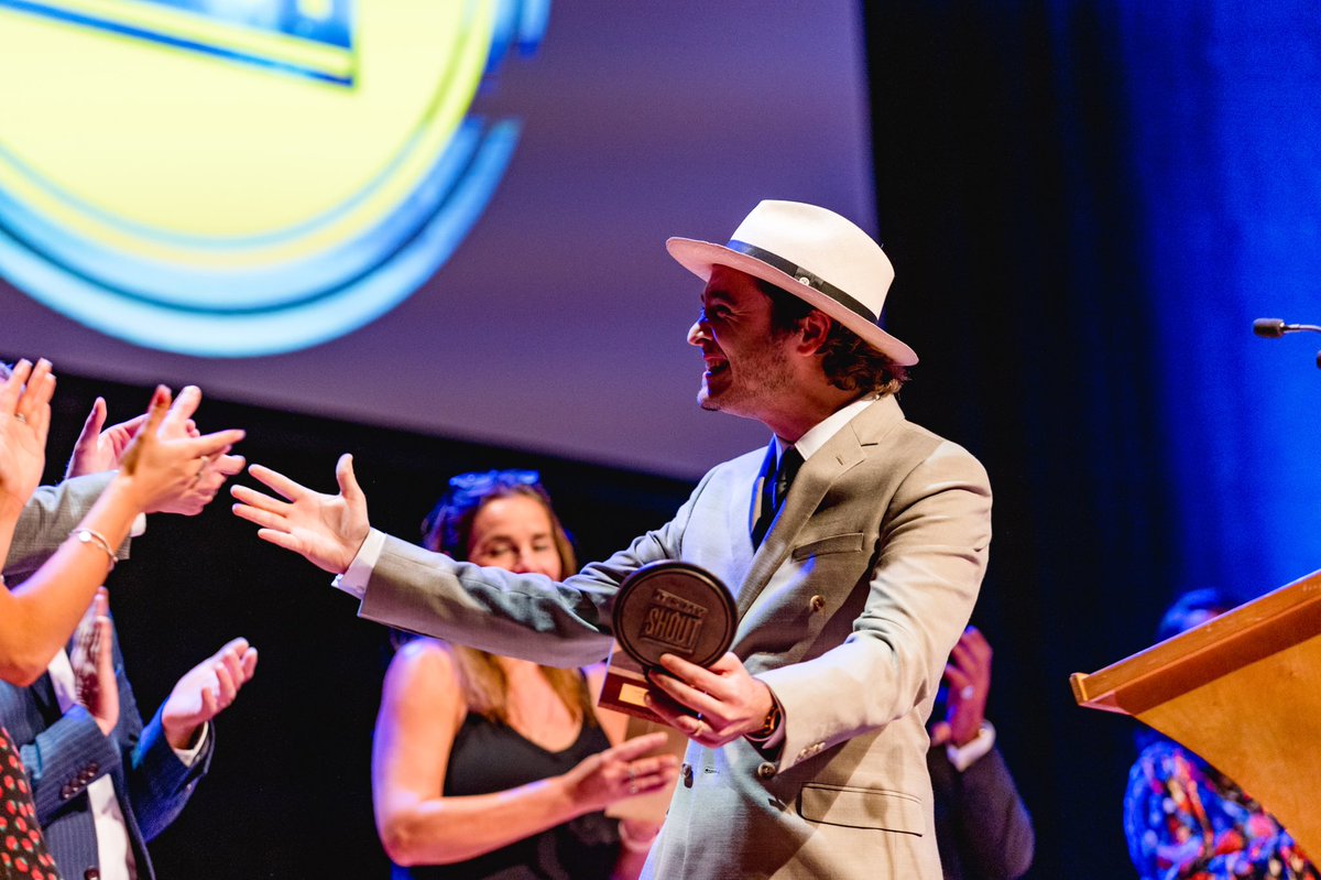 maxinehowellsphoto tweet media