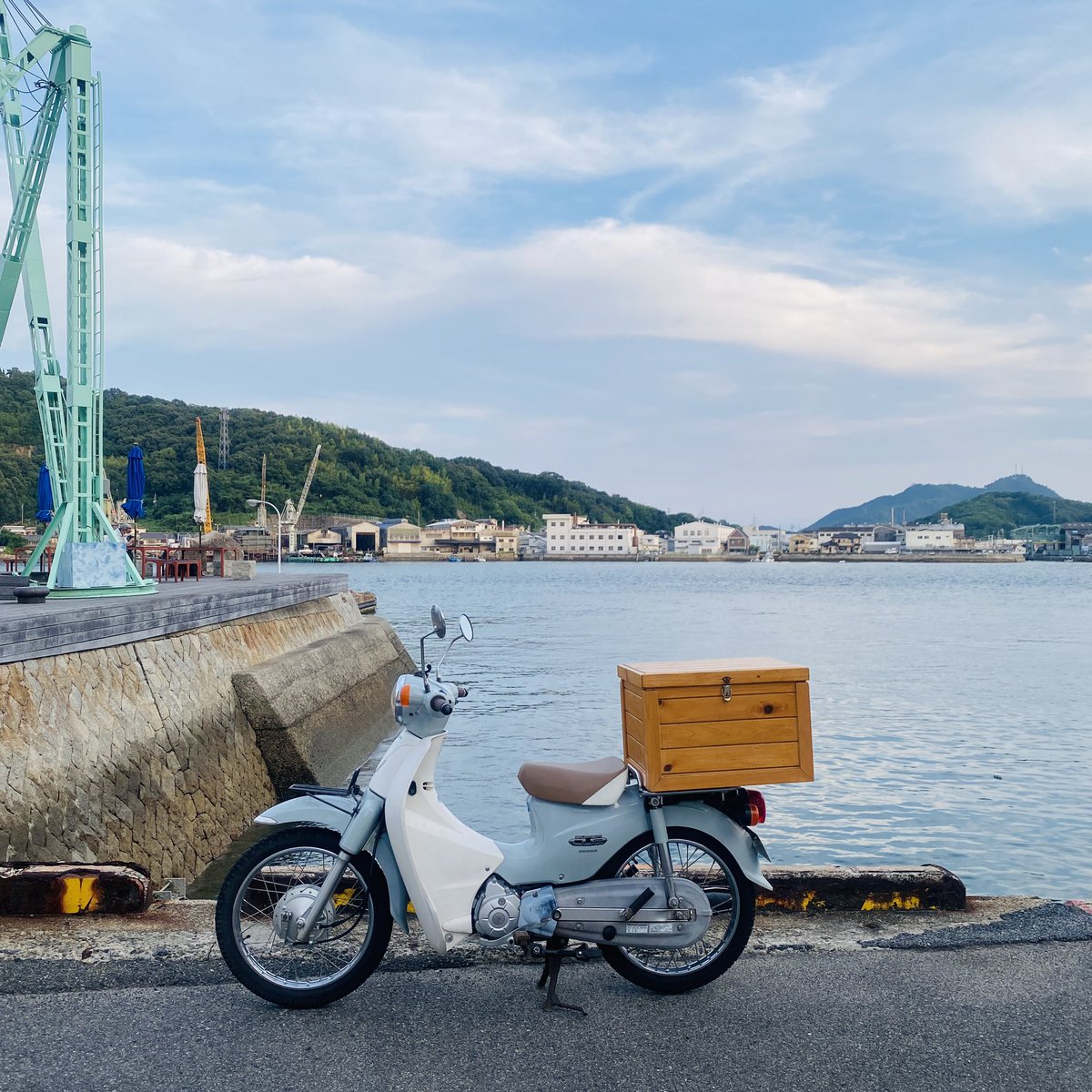 keepsharp1091's tweet photo. のんびり尾道!ええとこ
#瀬戸内
#広島
#尾道
#スーパーカブ
#カブヌシ
#カブ主
#カスタム
#DIY
#keepsharp
#尖り続ける人生 https://t.co/lM3VVsioD9