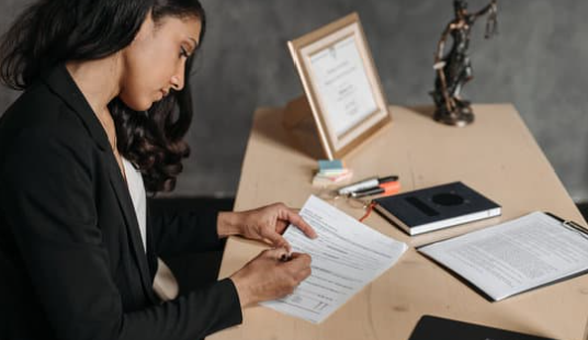 CASDTweets's tweet photo. "Nothing in law school truly prepares a graduate for real-world lawyering," according to attorney Sandra Starr Uretsky. She shares "Advice to Young Litigators from a Young Litigator" in this @ABAesq article:
https://t.co/hyQnHHcm2m
#NewAttorneys #NeverStandAlone #CALitigation https://t.co/LsMpkV7euX