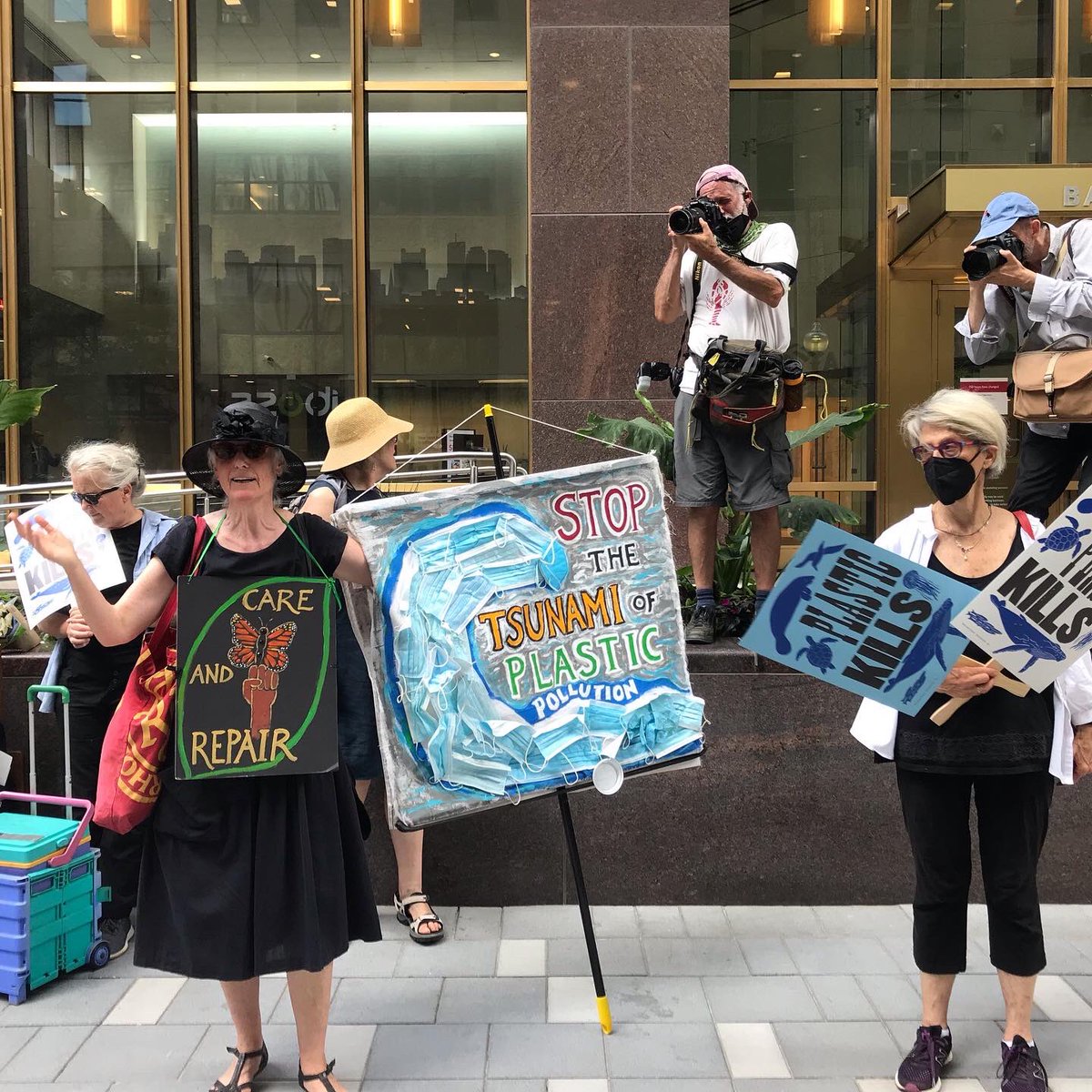 PlasticFreeMass tweet media