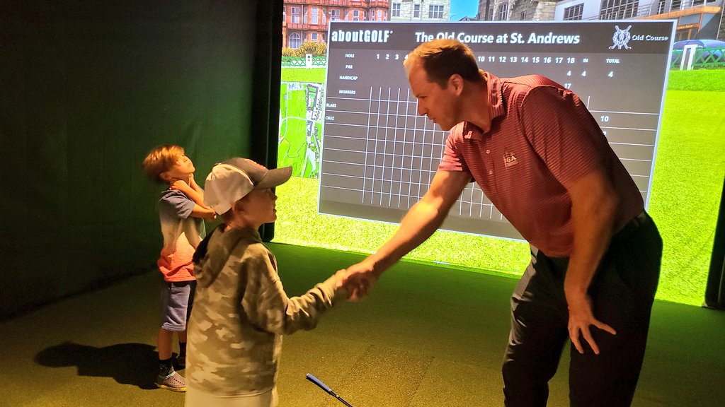 PinderReport's tweet photo. Stopped to see our boy @Luke_Elvy at @CanGOLF_Canmore on the way to the Columbia Valley. What a blast! 

Luke's hit on the golf channel happened to run while we were there. The man is incredibly passionate about Golf.

Grandma and the Twins approve. Food / Bev was top shelf. https://t.co/RSAfZ2EsWd
