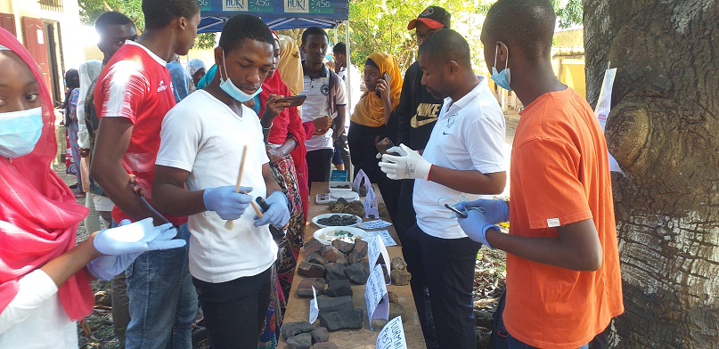 Le MEN, <a href="/AFD_France/">Agence Française de #Développement (AFD) 🇫🇷 🇪🇺</a>, le projet PGEC/BLM, le <a href="/pnmMoheli/">Parc National de Mohéli</a>, le CNDRS, le CHRI_Fomboni ont organisé la 18è fête des sciences, le 16 et le 17.07.22 à Mohéli. Thème choisi pour l’évènement: « La science et l’innovation technologique au cœur de la lutte contre le changement climatique ».